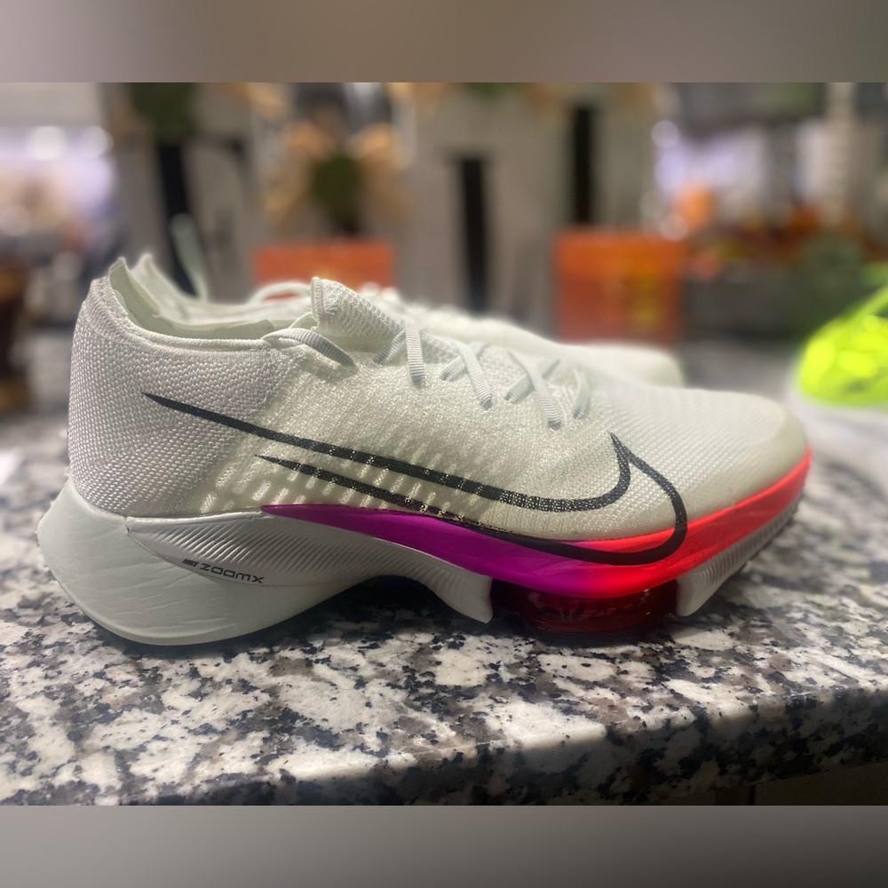 Nike air zoom tempo nwot